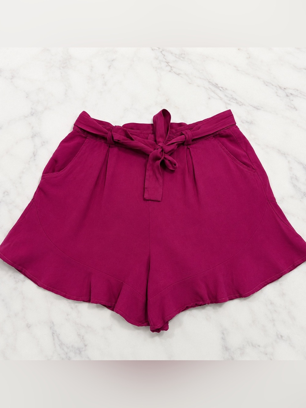 Shoedazzle pink hight waisted shorts with belt, women’s shorts